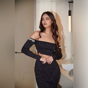 Elegant Black Off-Shoulder Prom Dress